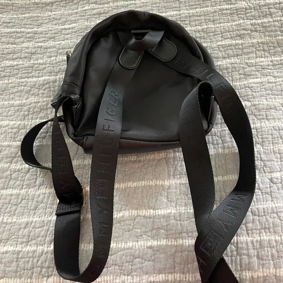 Tommy Hilfiger Mini Backpack Purse Gold Logo Black Adjustable Strap Pockets - Picture 5 of 5